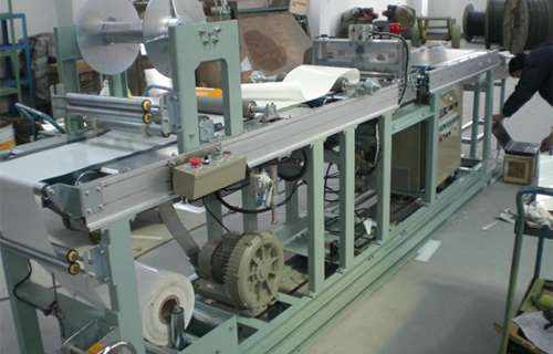 橡膠裁斷機(jī)